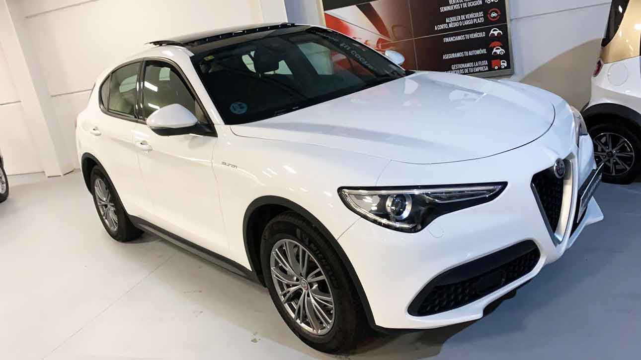 Alfa Romeo Stelvio Super RWD 2.2 D 160 CV