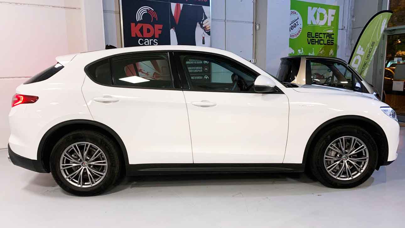 Alfa Romeo Stelvio Super RWD 2.2 D 160 CV