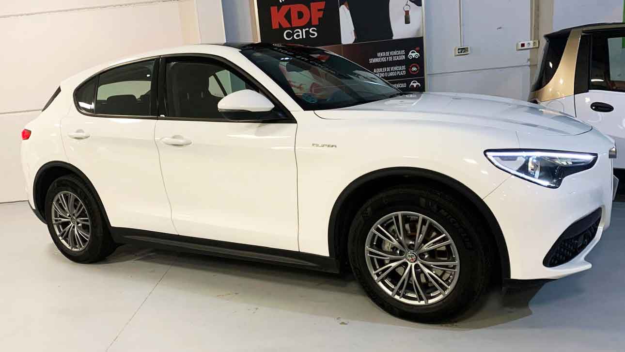 Alfa Romeo Stelvio Super RWD 2.2 D 160 CV